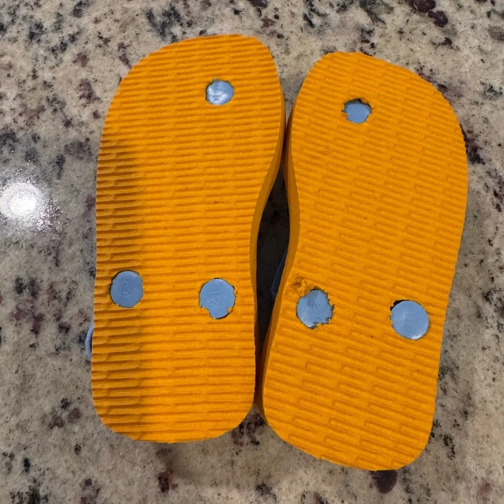 Havaianas Kids Mickey & Donald Light Blue Flip Flops - US 7 New and Unworn